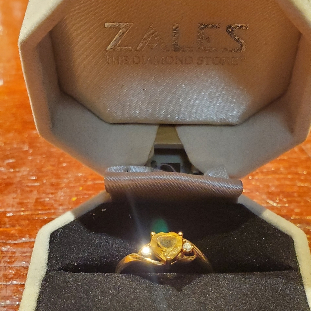 10k yellow gold stamped citrine ring